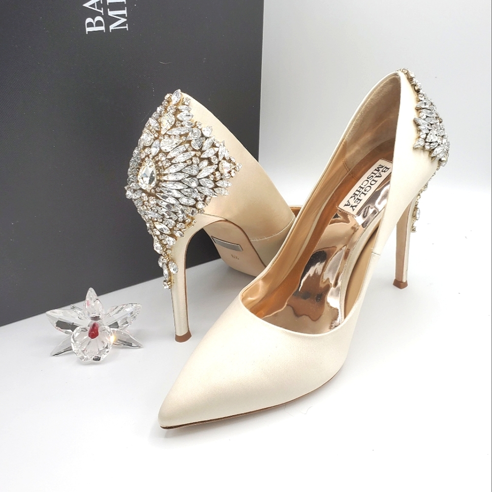 Badgley Mischka Gorgeous heels, Ivory Satin, NIB